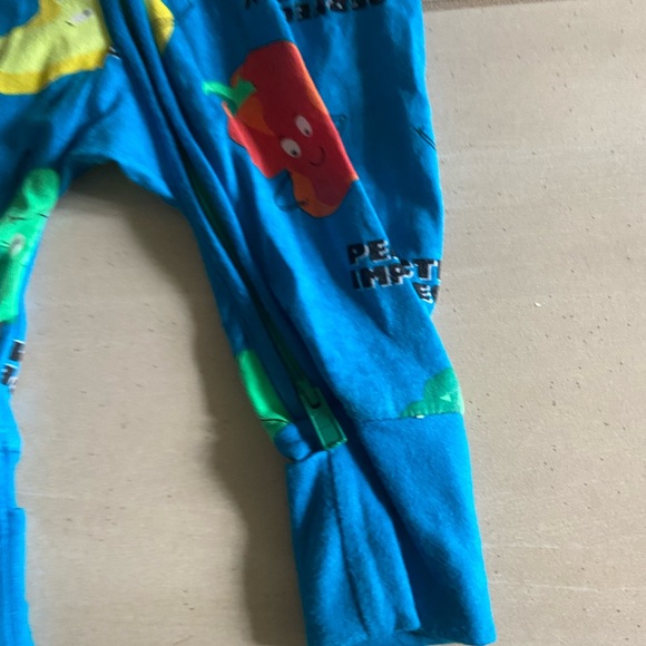 Bonds -vegetables Wondersuit Newborn 0000 - Picture 4 of 8